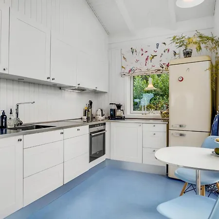 Holiday home In With Kitchen *