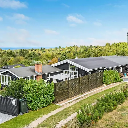 Holiday home In With Kitchen Farevejle