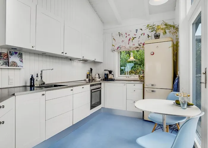 Dom wakacyjny In With Kitchen *